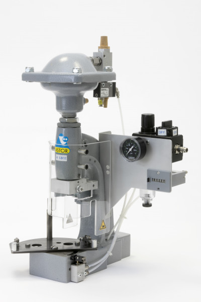 A 5312 pneumatic button machine